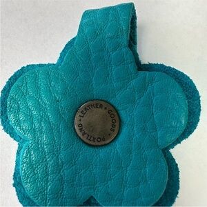 Portland Leather Snap Flower